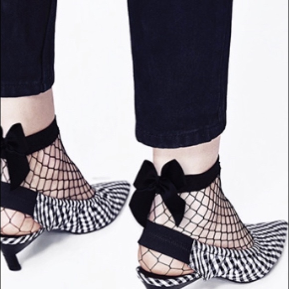Fishnet Ankle Bow Socks